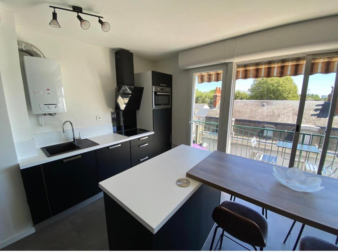 Apartament Vue Sur Les Toits De Tours Zewnętrze zdjęcie